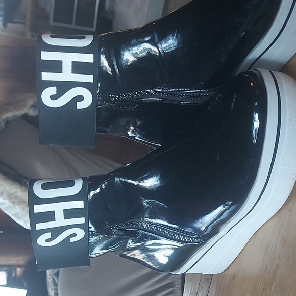 Chelsea patent boots - Picture 2 of 4